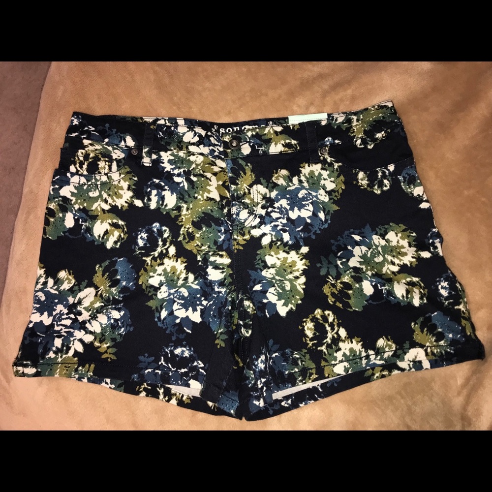 Sonoma Modern Fit Floral Shorts